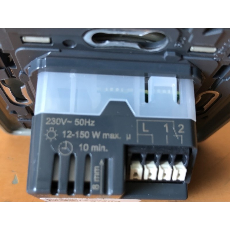 Interrupteur électronique automatique Whale 12/24V blister