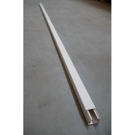 Goulotte installation 30x30mm blanc polaire HAGER LFF3003009010